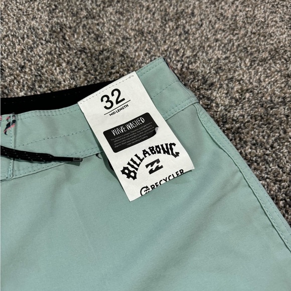 Billabong Men's Standard Sundays Pro 17 Inch Outseam Boardshort - Picture 4 of 7